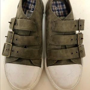 Navy green buckle up adjustable sneakers